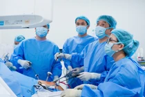 Vinmec trình diễn kỹ thuật ghép gan sống phức tạp tại Hội nghị Ghép tạng Việt Nam 2025