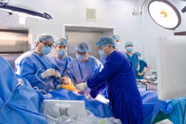 Vinmec ra mắt robot hỗ trợ thay khớp gối, mở rộng cơ hội phẫu thuật với chi phí hợp lý tại Việt Nam