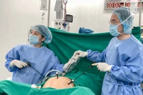 Vinmec Cần Thơ phẫu thuật nội soi thành công khối u tử cung lớn phức tạp
