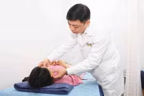 Người đi tìm “chỗ đứng” cho y học cổ truyền trong bệnh viện công nghệ cao