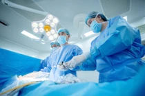 Phẫu thuật nội soi cho bệnh nhân bị thoát vị vết mổ vùng thắt lưng hiếm gặp