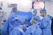 Xuất huyết sau mãn kinh kéo dài, người phụ nữ bất ngờ phát hiện ung thư