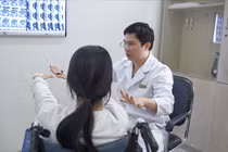 Phép màu y học giữa đời thường: Bác sĩ Vinmec “hồi sinh” đôi chân cho bé gái liệt hoàn toàn