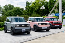 Gia đình trẻ chọn VinFast VF 3 vì “đi 2 tuần tốn chưa bằng 1 bát phở”