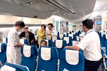 Tổ bay Vietnam Airlines kịp thời cấp cứu hành khách bất tỉnh trên chuyến bay VN099