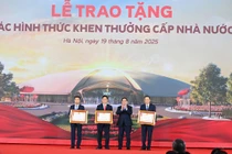 EVN và EVNNPT đón nhận Huân chương Lao động hạng Ba