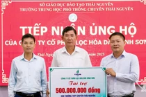 Công ty Cổ phần Lọc hóa dầu Bình Sơn hỗ trợ 1,2 tỷ đồng khắc phục hậu quả mưa lũ tại các trường học