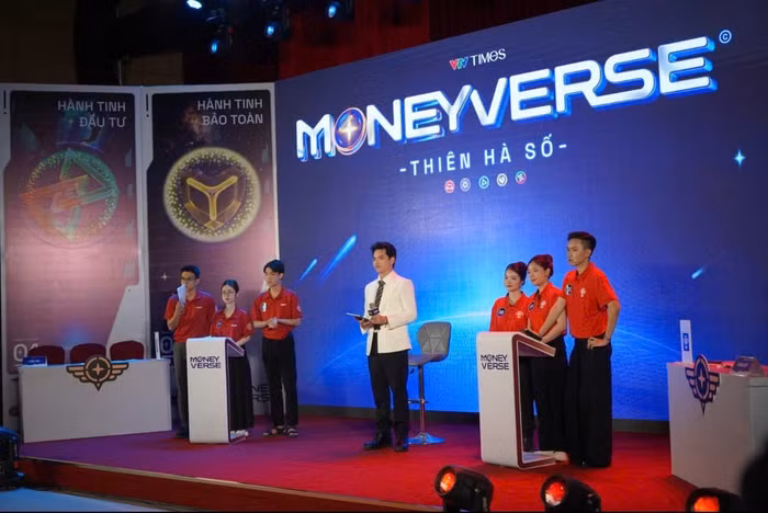 Sinh viên ngành Kinh tế phát triển và Kinh tế đầu tư của HAU tham gia chương trình Vũ trụ đồng tiền 2025 do VTV tổ chức. Ảnh: NTCC.