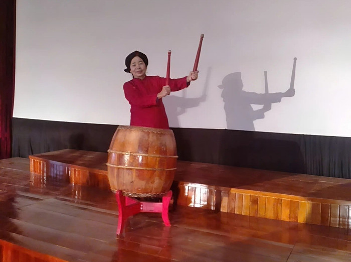 Nghệ nhân hát Xoan Phùng Thị Dung - Chủ nhiệm Câu lạc bộ Hát Xoan và dân ca xã Phú Nham (cũ) - nay là xã Phù Ninh, tỉnh Phú Thọ. Ảnh: NVCC. snapedit-1755177110328.jpg