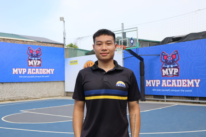 Anh Nguyễn Hà Đức - Huấn luyện viên của đội bóng rổ S-Team. img-1700.jpg