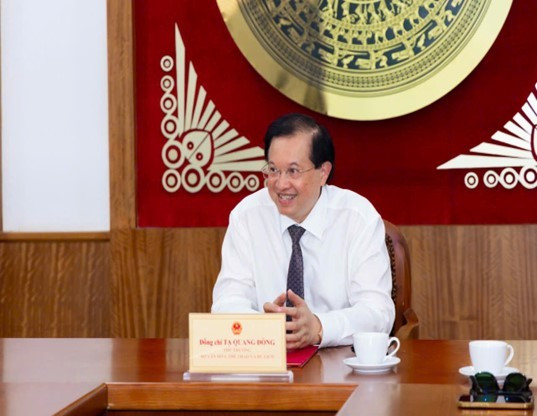 Phó Giáo sư, Tiến sĩ Tạ Quang Đông, Ủy viên Ban Thường vụ Đảng ủy, Thứ trưởng Bộ Văn hóa, Thể thao và Du lịch chủ trì Lễ công bố Quyết định bổ nhiệm chức vụ Hiệu trưởng Trường Đại học Sân khấu - Điện ảnh Hà Nội. Ảnh: Website nhà trường. 1000040906.jpg