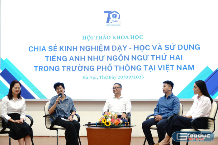 Tiến sĩ Đỗ Tuấn Minh (ở giữa) cùng các khách mời tại phiên bàn tròn thứ hai. Ảnh: Hồng Linh. Tiến sĩ Đỗ Tuấn Minh (ở giữa) cùng các khách mời tại phiên bàn tròn thứ hai. Ảnh: Hồng Linh.