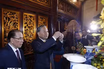 Tổng Bí thư, Chủ tịch nước Tô Lâm dâng hương tưởng niệm các vua Hùng