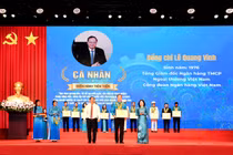 Tổng Giám đốc Vietcombank được khen thưởng nhân dịp kỷ niệm 136 năm Ngày sinh Chủ tịch Hồ Chí Minh