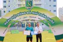 VFF trao Kỷ niệm chương cho HLV Guillaume Graechen sau gần 20 năm gắn bó với bóng đá trẻ Việt Nam