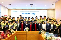 Trao bằng tốt nghiệp cho 32 tân Thạc sĩ Điều hành Quản trị Kinh doanh Quốc tế PGSM 2025