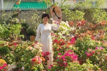 Cô giáo cải tạo vườn trường rực rỡ sắc màu, ươm mầm lối sống xanh cho học sinh