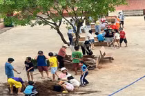 Sân trường không rác, ngày thứ Sáu xanh - phong trào thiết thực giúp HS ý thức bảo vệ môi trường