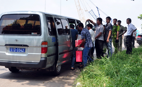 2 bị can được di lý từ Vũng Tàu về trại tạm giam Chí Hòa để phục vụ điều tra 2 bị can được di lý từ Vũng Tàu về trại tạm giam Chí Hòa để phục vụ điều tra