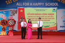 Trường THCS Lê Chân đón bằng công nhận trường đạt chuẩn quốc gia mức độ 2