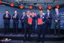 Trường ĐH Hàng hải Việt Nam và Đại học Hàng hải Thế giới trao văn kiện hợp tác 