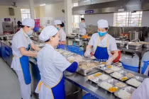 Sở GD&ĐT Hải Phòng triển khai đồng bộ nhiều giải pháp để đảm bảo an toàn thực phẩm bữa ăn bán trú