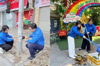 Đoàn Thanh niên phường Phương Liệt ra quân hưởng ứng “Ngày Chủ nhật Xanh” để bảo vệ môi trường. Ảnh NVCC.