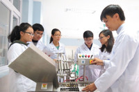 Đào tạo 1.000 tiến sĩ nên chuyển từ "hỗ trợ đào tạo" sang "đặt hàng bài toán thực tiễn" của Thủ đô