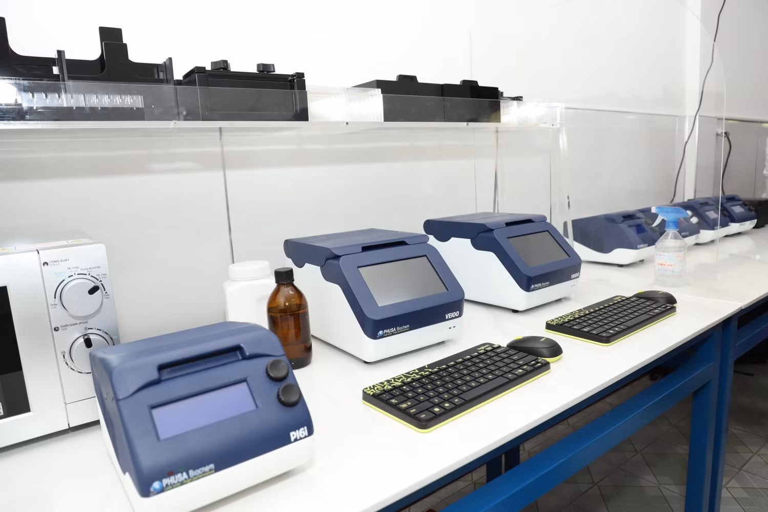 Trường Đại học Sư phạm - Đại học Đà Nẵng khai trương phòng thí nghiệm “Open PCR Lab” (tháng 6/2025). Ảnh: UED