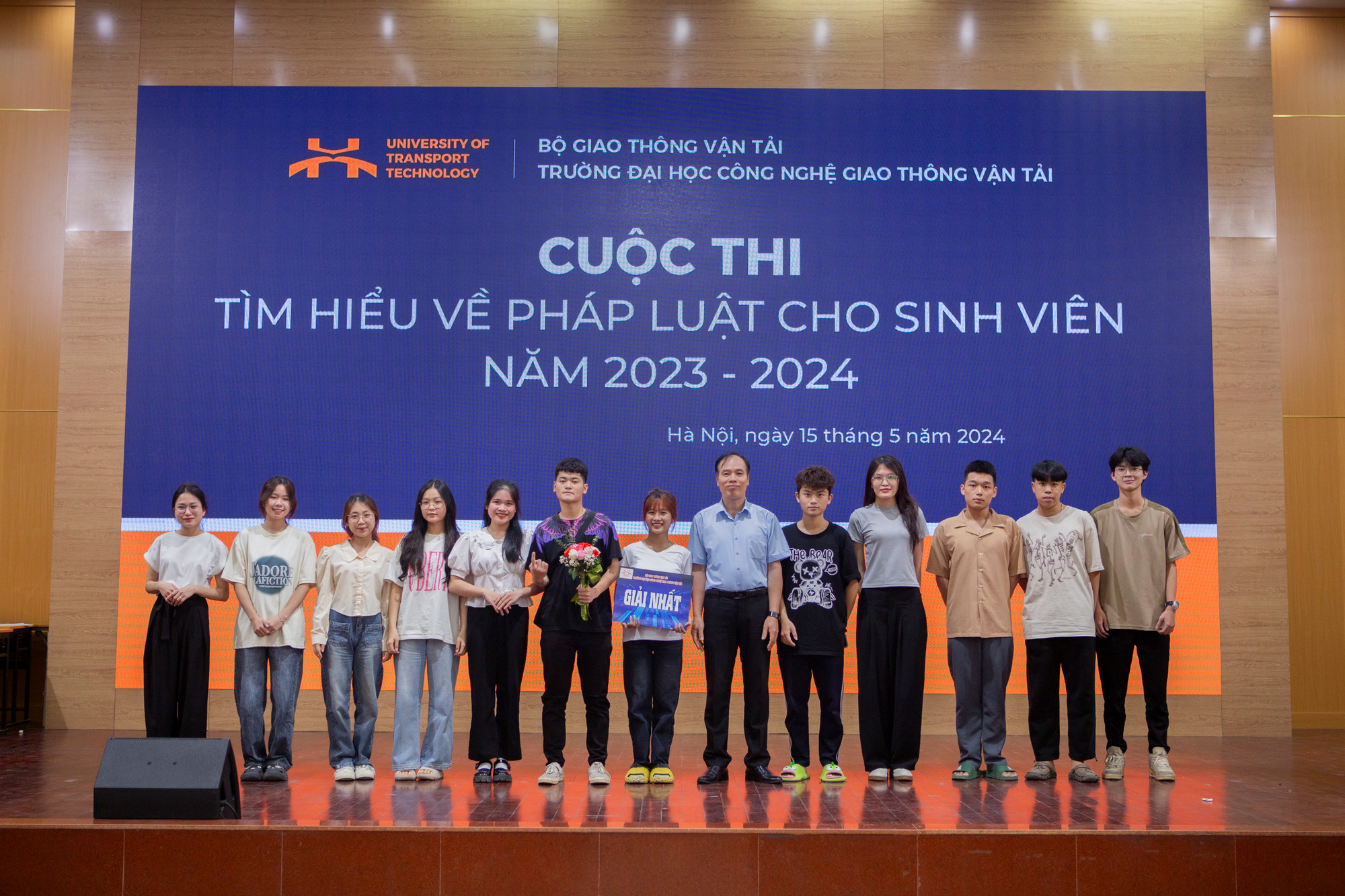 Nhà trường cũng tổ chức nhiều cuộc thi để sinh viên có cơ hội tìm hiểu về luật pháp. (Ảnh: NTCC) ảnh chỉnh_32.jpg