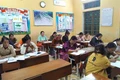 Lớp học xóa mù chữ của thầy cô Trường dân tộc bán trú TH và THCS Xà Hồ