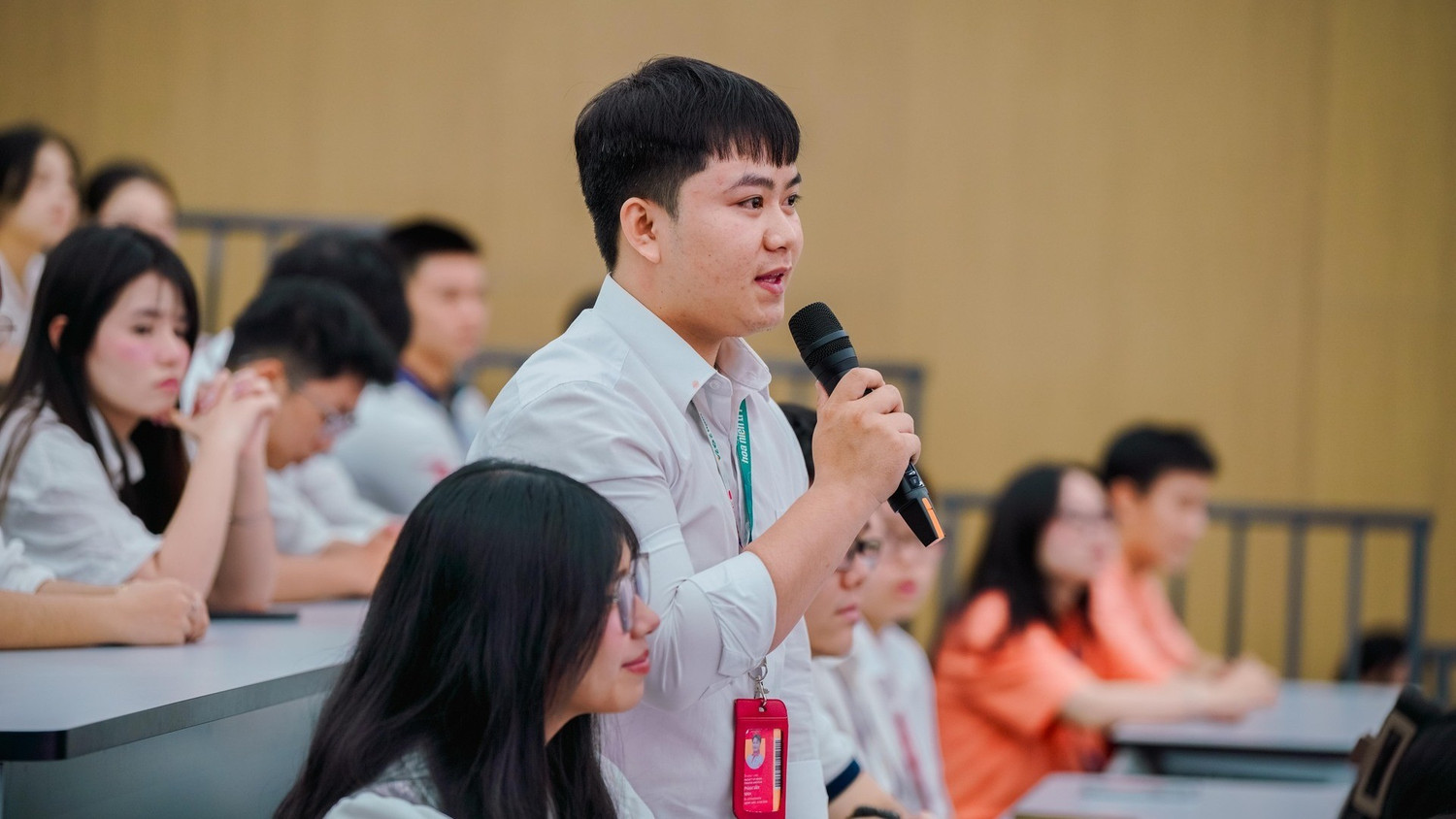 Sinh vi&ecirc;n Văn Lang giao lưu với Thủ tướng Vanuatu