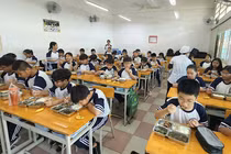 Cần nhiều khâu giám sát để mỗi suất ăn đến tay học sinh đều đảm bảo chất lượng