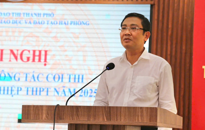 Ông Bùi Văn Kiệm - Giám đốc Sở Giáo dục và Đào tạo phát biểu tại hội nghị (Ảnh: Minh Ngọc) eff8fce1cbed7cb325fc.jpg