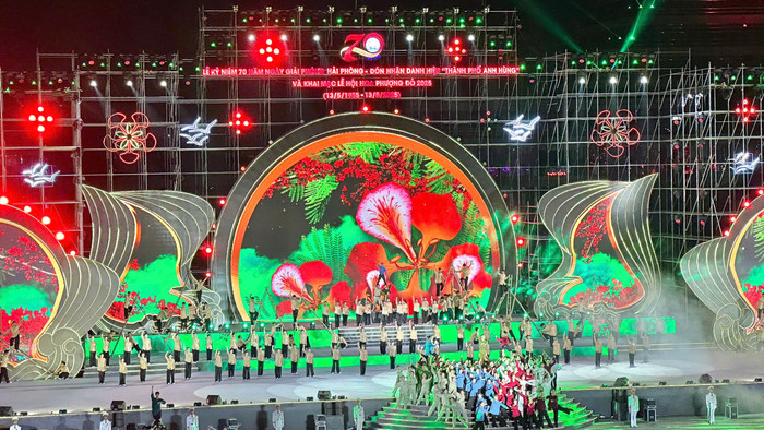 hp-le-hoi-hoa-phuong-do-2025-6.jpg