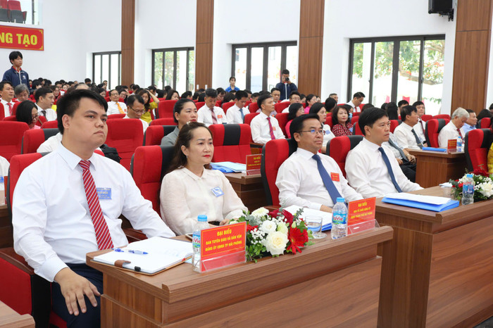 Các đại biểu tham gia Đại hội đại biểu lần thứ 7, nhiệm kỳ 2025-2030 của Trường Đại học Hải Phòng. z6722399233753-af4fc9e9f489b995de96bf9861c0249b.jpg