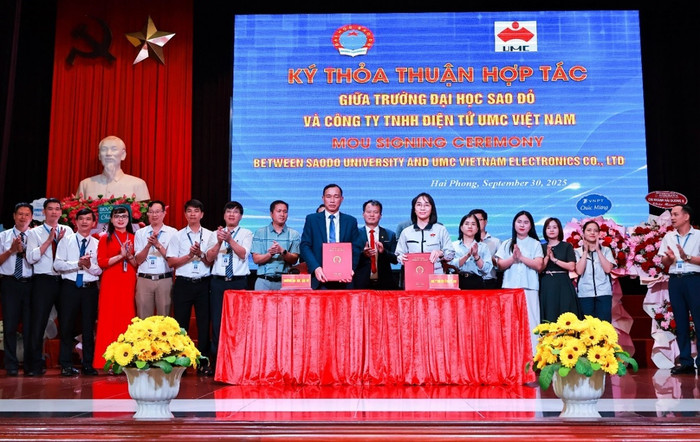 Trường Đại học Sao Đỏ ký thỏa thuận hợp tác với Công ty Trách nhiệm hữu hạn Điện tử UMC Việt Nam. picture4.jpg