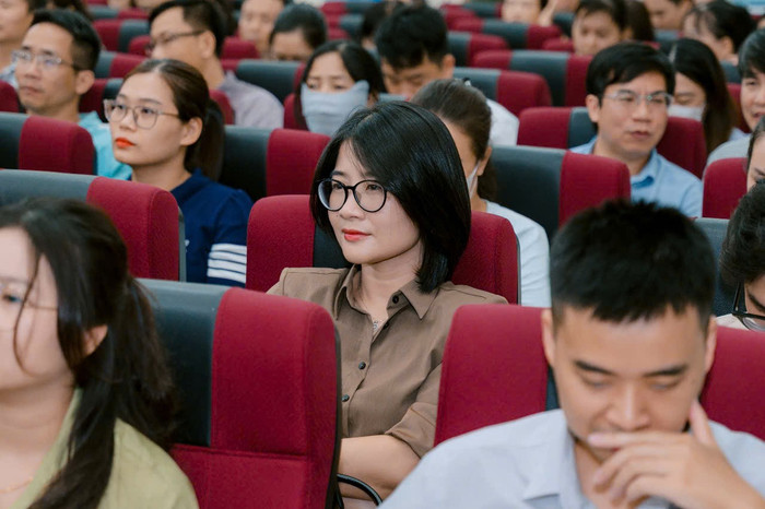 Các diễn giả chia sẻ kiến thức về AI được các đại biểu tập trung lắng nghe (Ảnh: FPT) hoi-thao-fpt-5.jpg