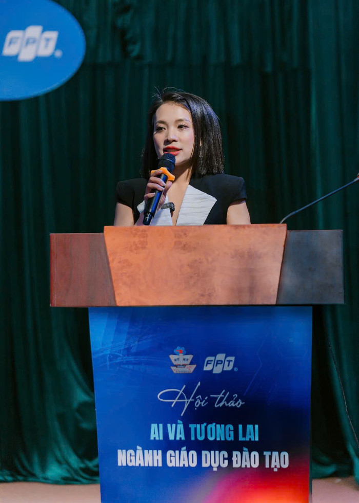 Bà Phạm Thị Khánh Ly - Giám đốc điều hành FPT School Cầu Giấy, Bắc Từ Liêm và Hải Phòng chia sẻ tại hội thảo (Ảnh: FPT) hoi-thao-fpt-2.jpg