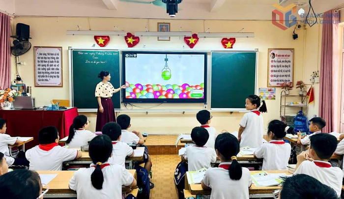 Một tiết học tại Trường Tiểu học Quang Trung (phường Hạ Long) tại trụ sở chính ở Trường Tiểu học Lê Hồng Phong (cũ). Ảnh: Cổng thông tin điện tử tỉnh Quảng Ninh bat16241025hoan-thanh-sap-xep-sap-nhap-cac-co-so-giao-duc-cong-lap2.jpg