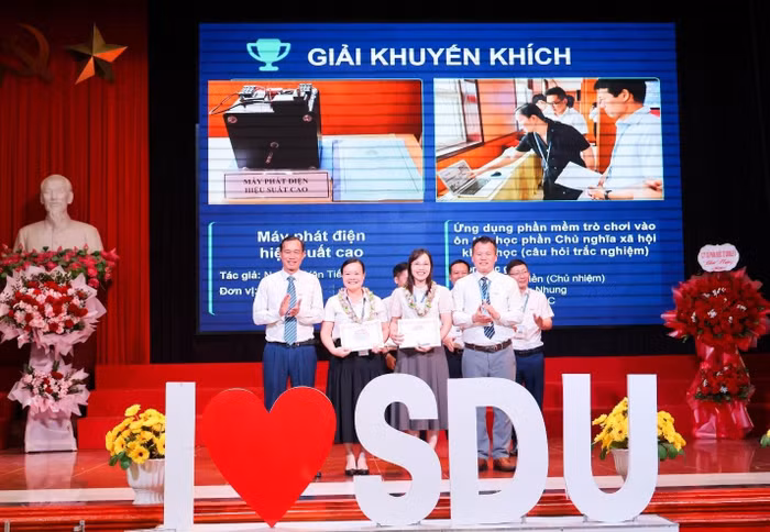 2 công trình của giảng viên khoa Điện và khoa Luật &amp; Giáo dục đại cương đạt giải Khuyến khích.