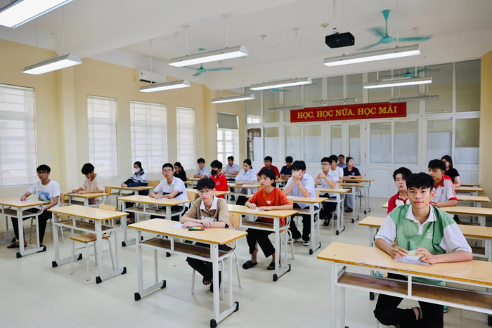 Theo báo cáo nhanh của Sở Giáo dục và Đào tạo tỉnh Quảng Ninh, kỳ thi năm nay có 76 thí sinh vắng thi môn Ngữ Văn. Ảnh: Cổng thông tin điện tử tỉnh Quảng Ninh 502547562-1025948499722513-5025132287047455430-n.jpg