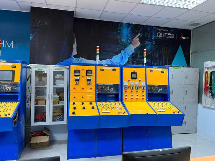 Nhà trường trang bị hệ thống máy móc hiện đại phục vụ công tác đào tạo. Ảnh: NTCC 8-20250718110531-e.jpg