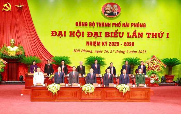 Đoàn chủ tịch tại Đại hội (Ảnh: Đàm Thanh) dh-hp-1.jpg