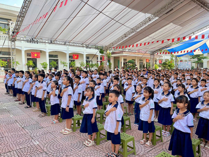 Phụ huynh có thể dễ dàng theo dõi các hoạt động ở trường của con nhờ việc ứng dụng chuyển đổi số. 4bba5faf27e8abb6f2f9.jpg