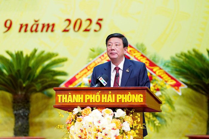 Ông Nguyễn Quang Phúc – Trưởng ban Ban Tuyên giáo và Dân vận Thành uỷ trình bày Báo cáo tổng hợp ý kiến tham gia vào Văn kiện Đại hội XIV của Đảng nguyen-quang-phuc.jpg