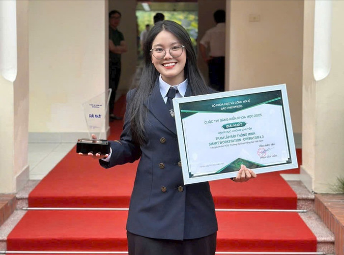 Minh Anh đoạt giải Nhất Cuộc thi Sáng kiến khoa học 2025. Ảnh: NVCC giai-nhat-cuoc-thi-sang-kien-khoa-hoc-2025-1468.jpg