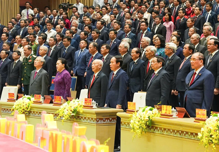 Các đại biểu thực hiện nghi lễ chào cờ dai-hoi-2.jpg