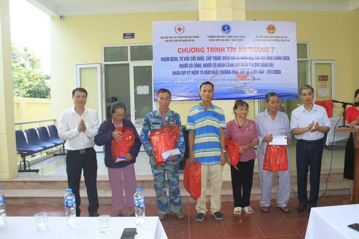 Nhà trường cũng tổ chức nhiều hoạt động thiện nguyện, gắn kết cộng đồng. Ảnh: NTCC 3037173317971153915-1.jpg