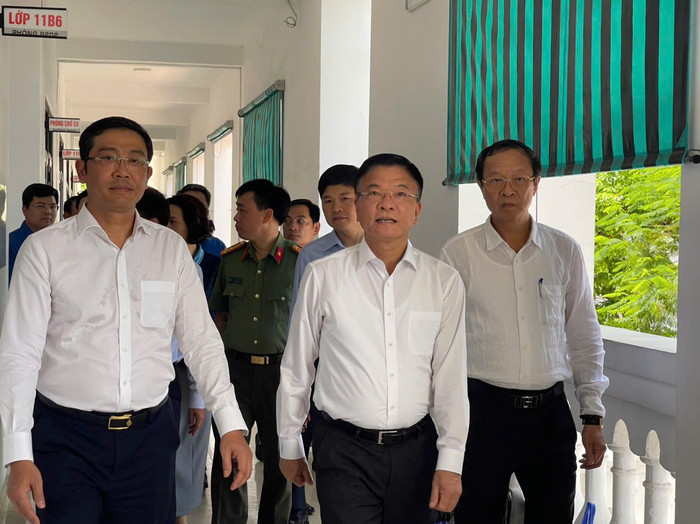 Phó Thủ tướng Chính phủ Lê Thành Long đã đi kiểm tra công tác chuẩn bị cho Kỳ thi tốt nghiệp THPT năm 2025 tại Hải Phòng - Ảnh: Minh Ngọc thi-thpt2-25-7.jpg